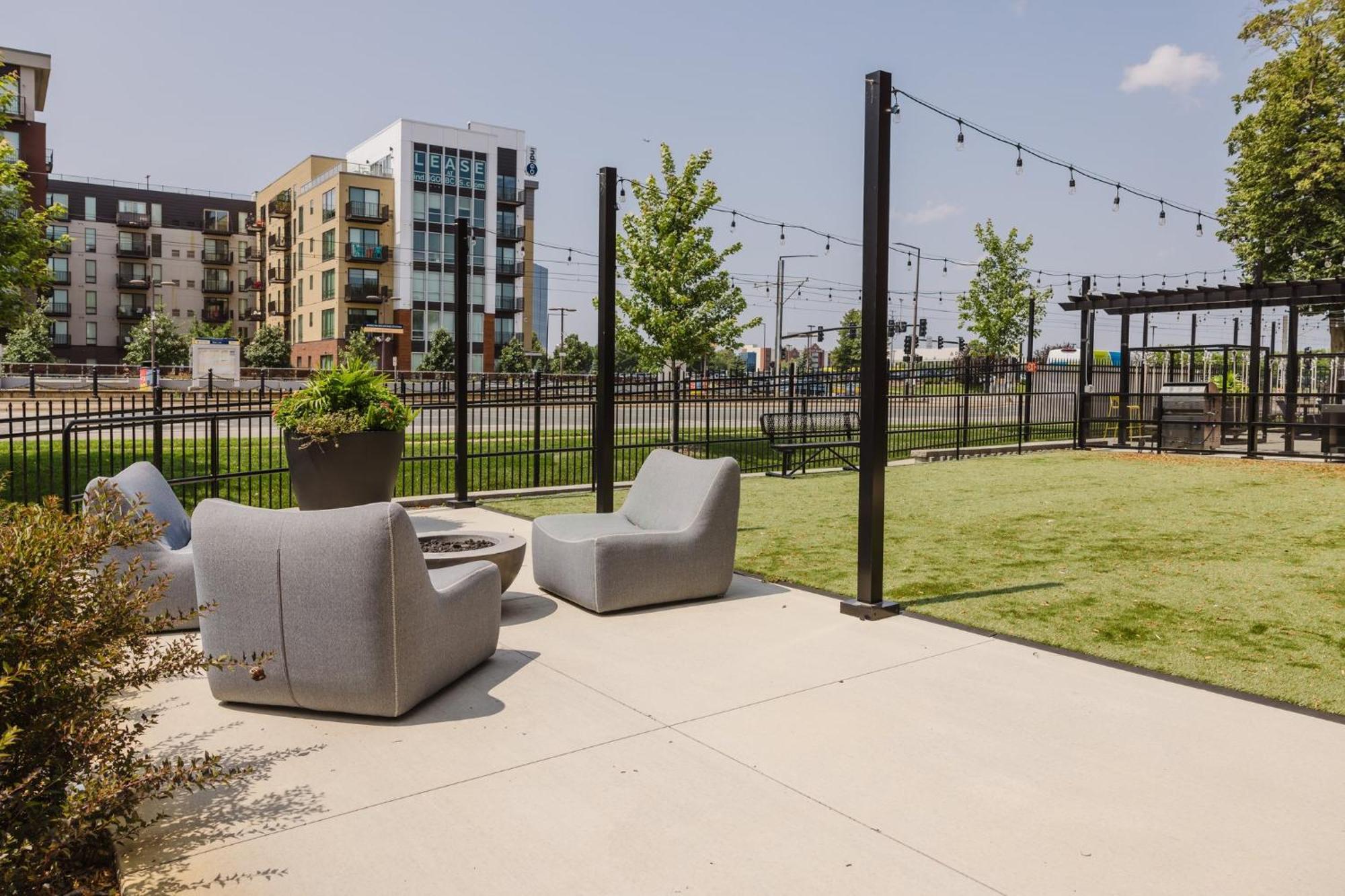 Crowne Plaza Suites Msp Airport - Mall Of America By Ihg Bloomington Exterior foto
